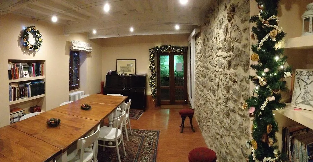 Oca Giuliva Bed & Breakfast Casale di Pari