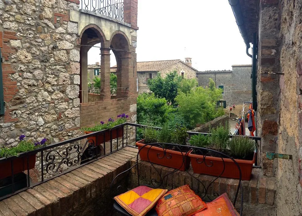 ***  Oca Giuliva Bed & Breakfast Casale di Pari Italy