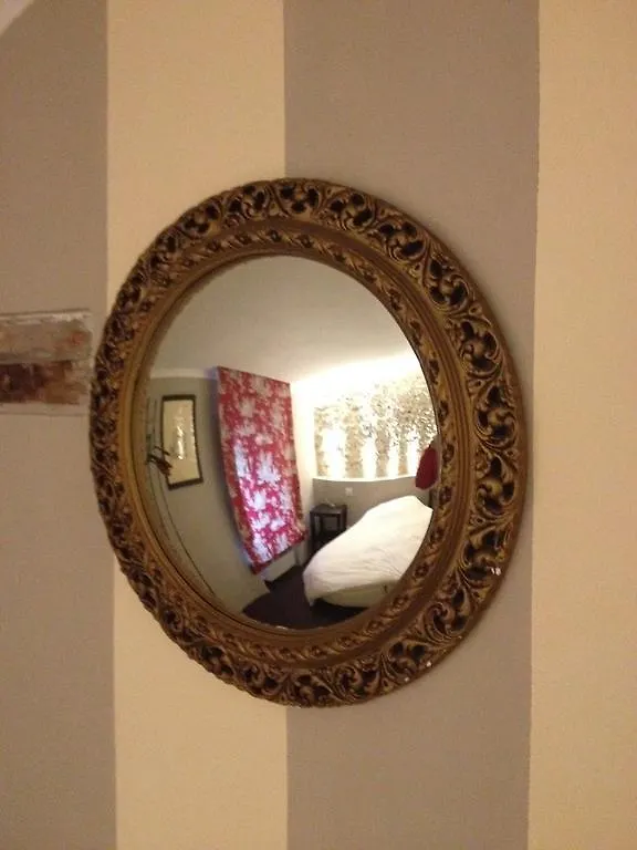 Oca Giuliva Bed & Breakfast Casale di Pari